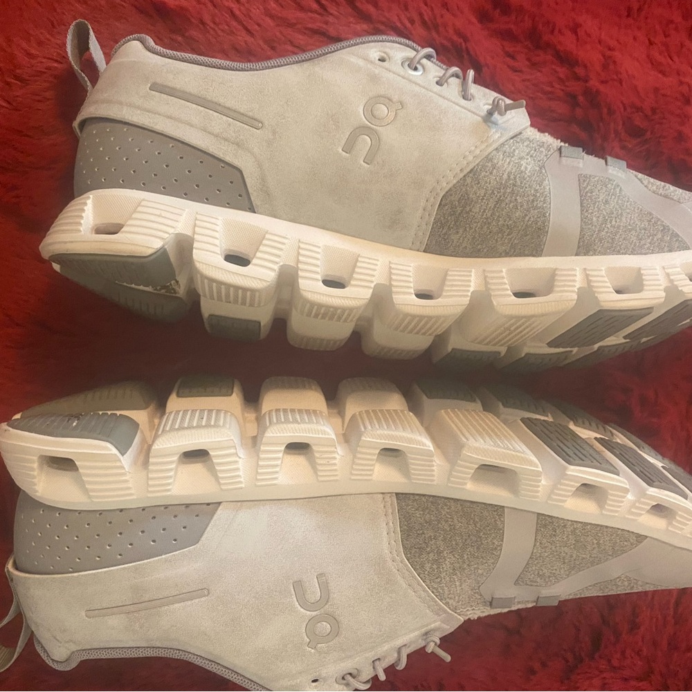 On Clouds Women's Gray and White Athletic Shoes - Picture 3 of 10